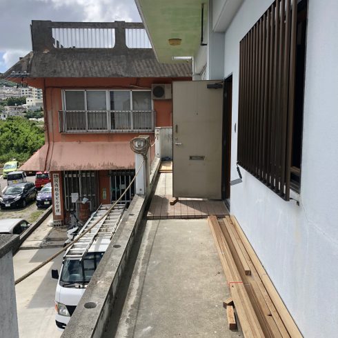 沖縄　オフィス　店舗　住宅等のリフォーム　改装工事　修繕工事　一部小規模工事　壁紙、床貼り替えお気軽にお問い合わせください