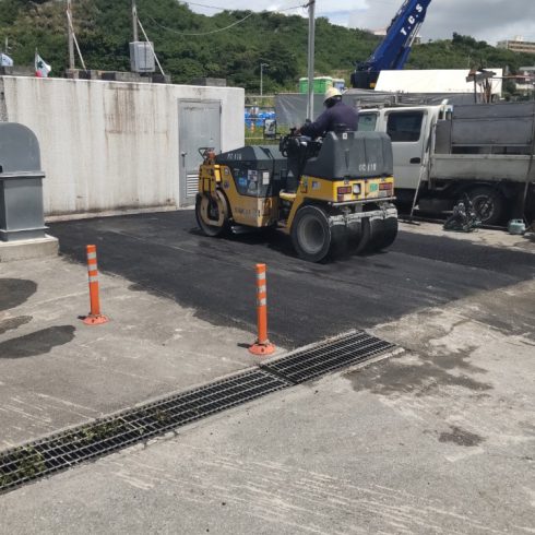 沖縄オフィス工事・店舗工事からサイン工事（看板）まで対応いたします　お困りごとなどお気軽にお問い合わせください。