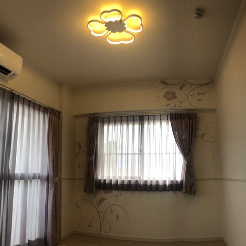 沖縄デザイン壁紙りゅうそう。とインテリア工事（カーテン、床、照明器具等）お気軽にお問い合わせください